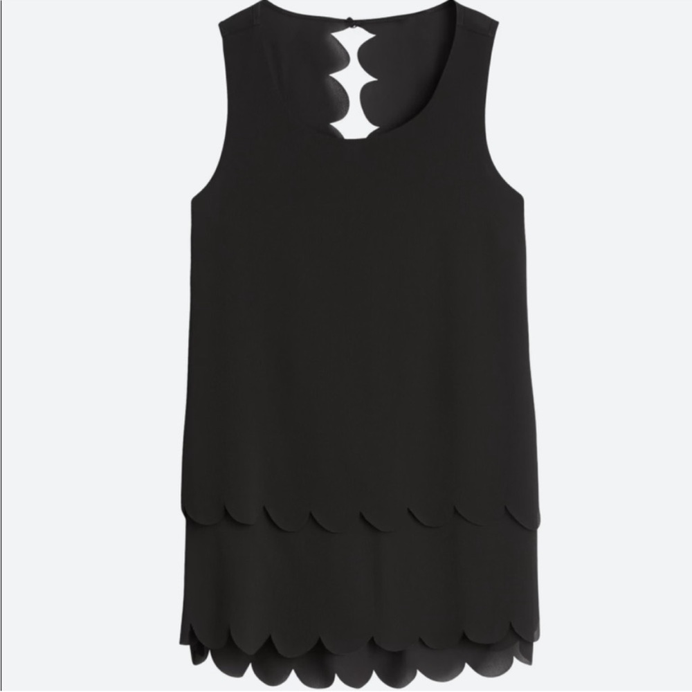 Scallop edge open back top